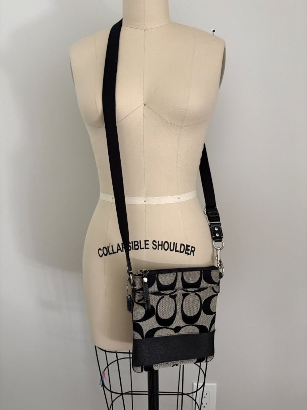 Coach Signature Jacquard Swingpack Crossbody Bag Black Grey Retro Utility Chic